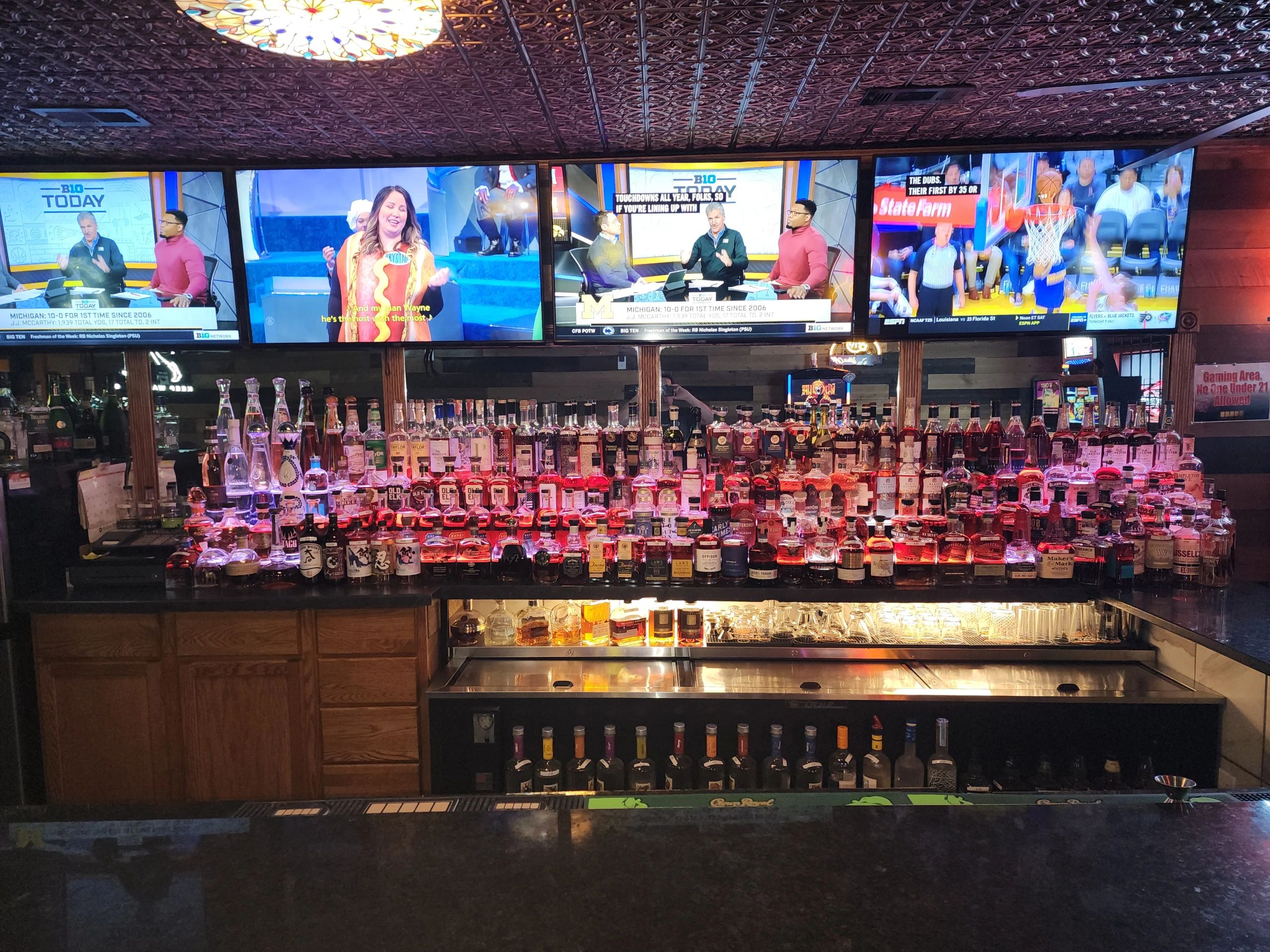 Cheers Lounge - service preview