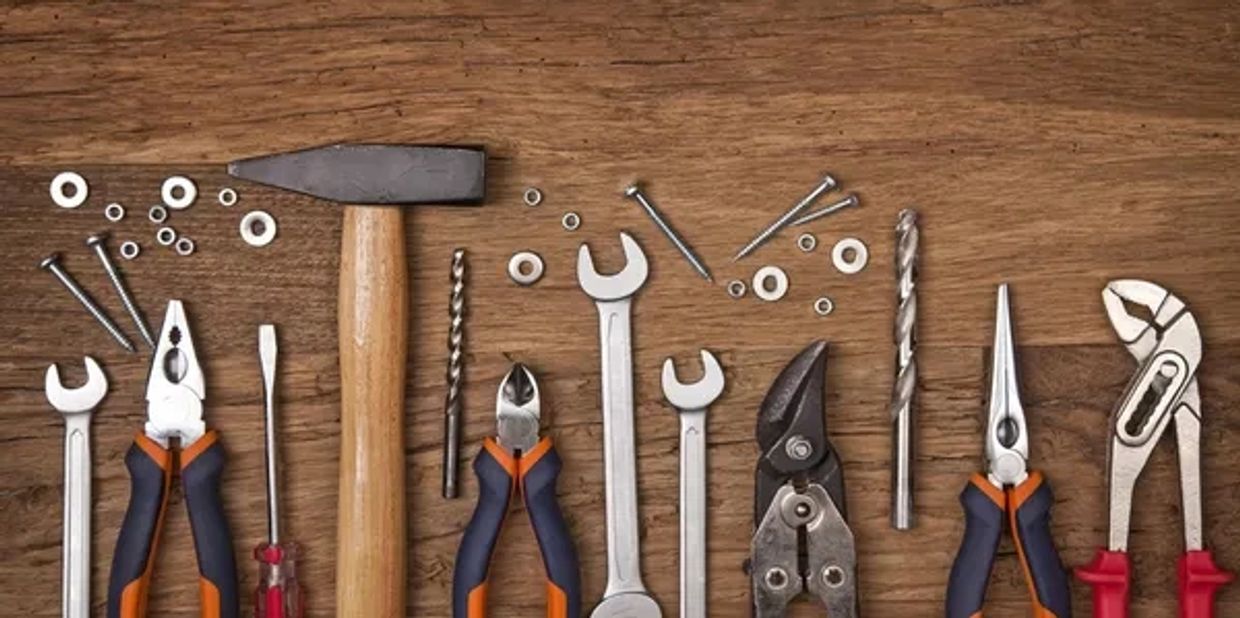 Standard workbench, covered in tools