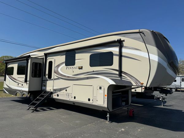 2019 40ft Pinnacle 36KPTS