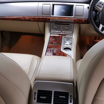 Cairns Transport Luxury Limousines Jaguar Luxury Interior