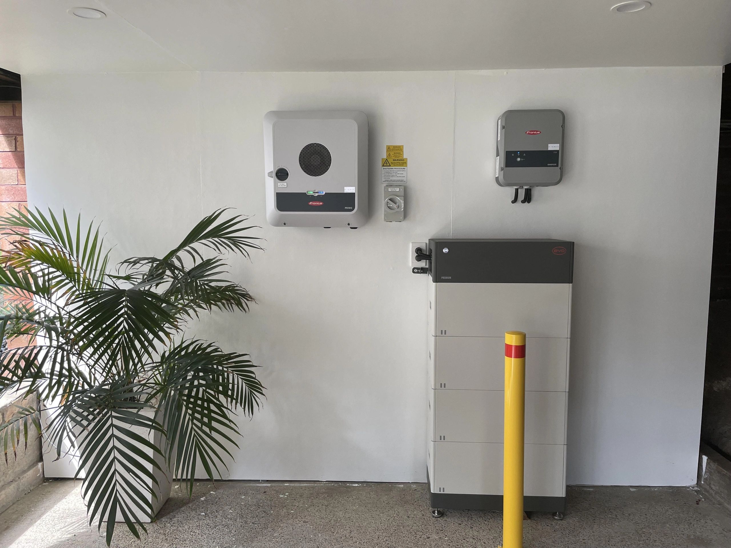Grid Backup vs Off-Grid: Which Is Best?