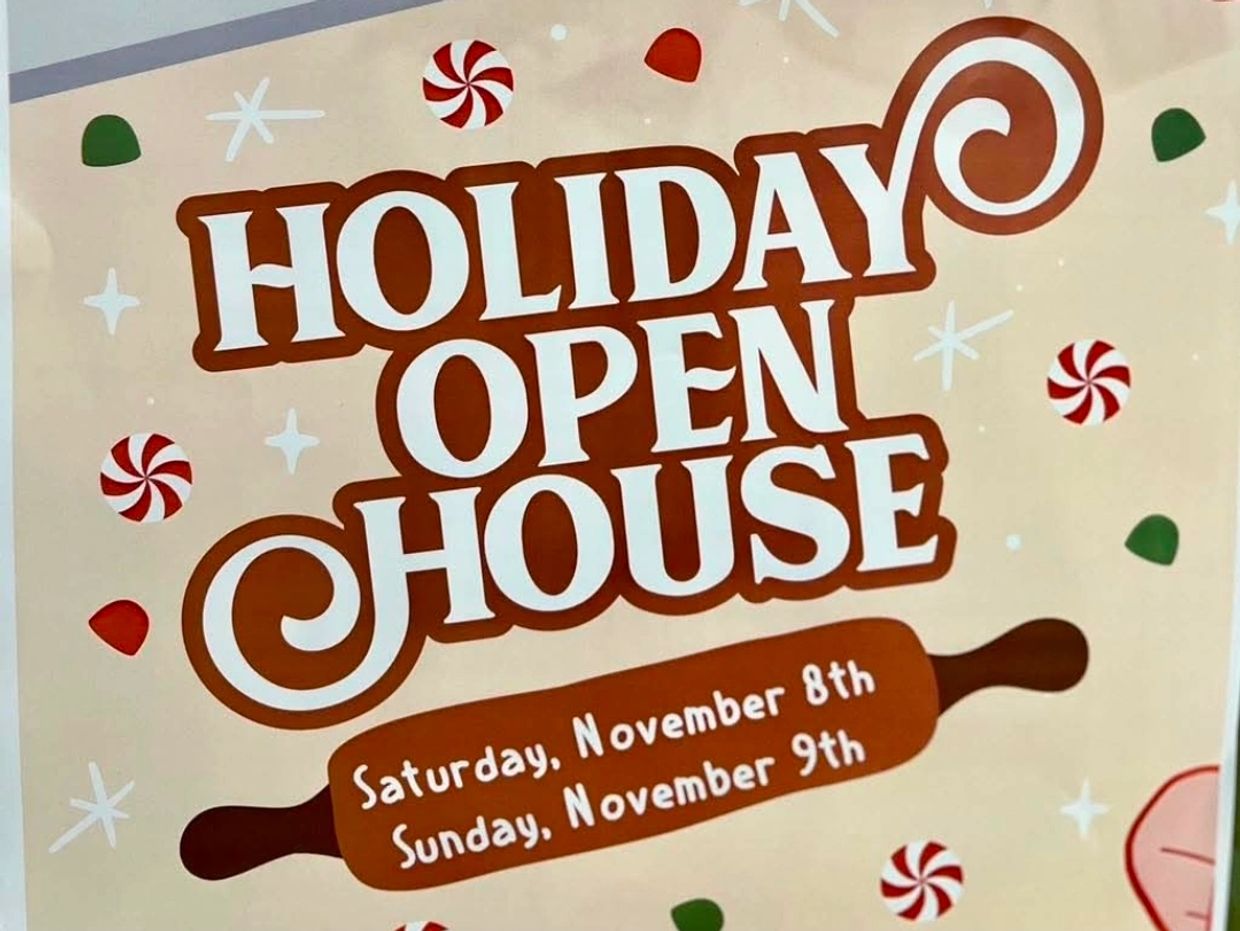 🎄𝐊𝐢𝐜𝐤 𝐨𝐟𝐟 𝐲𝐨𝐮𝐫 𝐡𝐨𝐥𝐢𝐝𝐚𝐲 𝐬𝐡𝐨𝐩𝐩𝐢𝐧𝐠 𝐢𝐧 𝐂𝐥𝐞𝐛𝐮𝐫𝐧𝐞! 🎄




