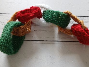 Knitted Paperchains