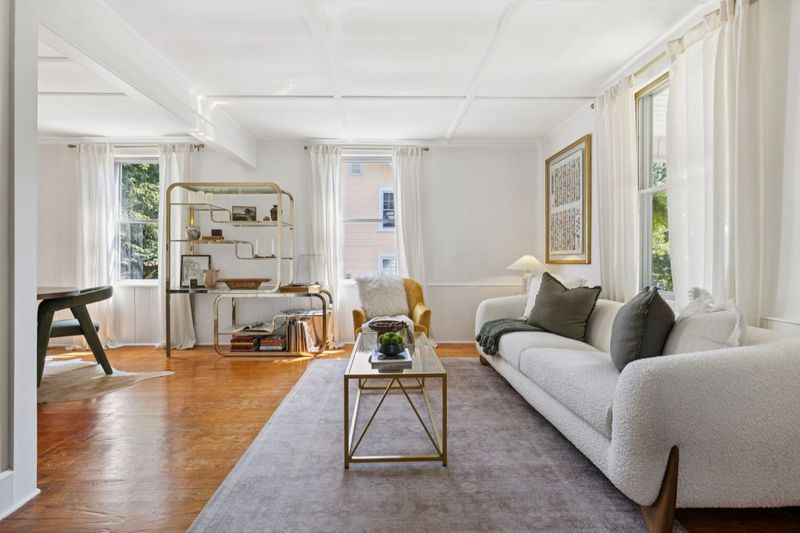 14-1307 Birdsall St-014.jpg