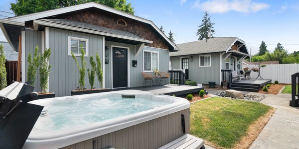 small bungalow in downtown puyallup airbnb vrbo grason rental short term mid term insurance 