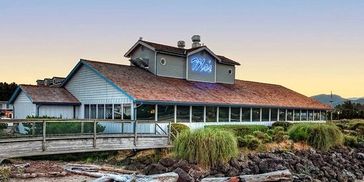 Places I LOVE - Mo's Seafood & Chowder - Newport, Oregon - Handrafted