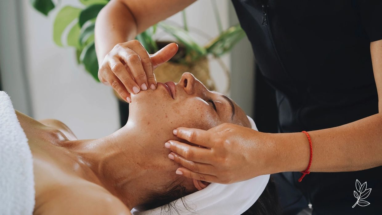 Holistic Moments by Kate - Rejuvenating Facial Massage, Massage