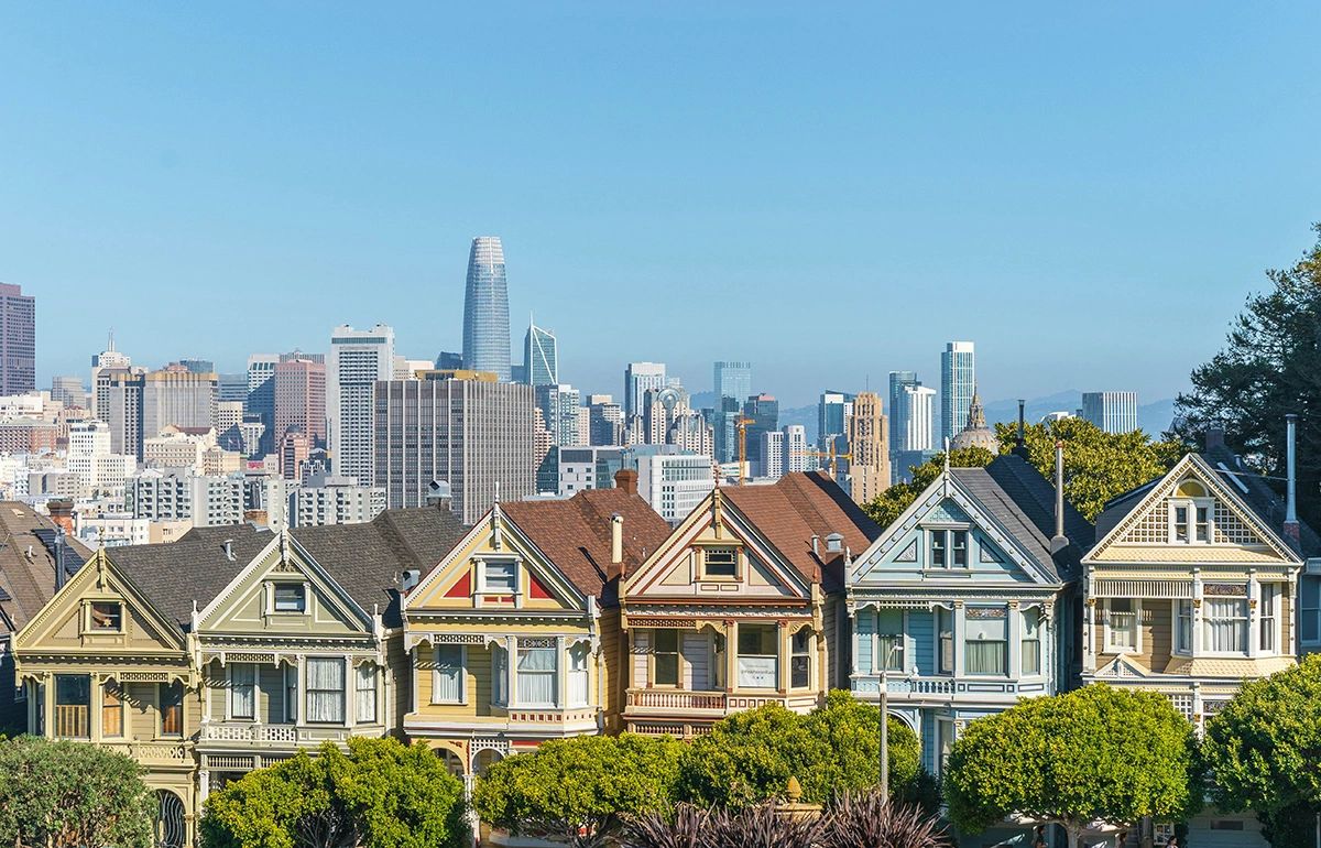 Capture the perfect postcard view of San Francisco at Alamo Square, home to the famous Painted Ladies. These colorful Victorian houses framed by the modern downtown skyline create one of the city's most photographed and beloved scenes. Whether you’re a first-time visitor or a seasoned traveler, a stop at Alamo Square is a must for breathtaking photos and classic San Francisco charm.