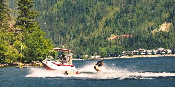 Watersports in Sicamous. Monashee Motel in Sicamous.