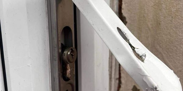 Broken handle in Bradford
