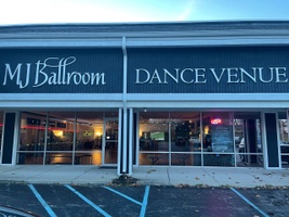 MJ BALLROOM DJ SERVICES & DANCE VENUE 
Privates, groups & parties