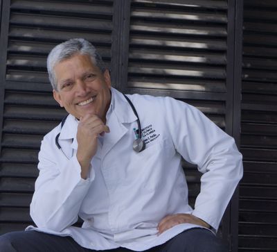 Dr. Juan Carlos Patiño. Ginecologo