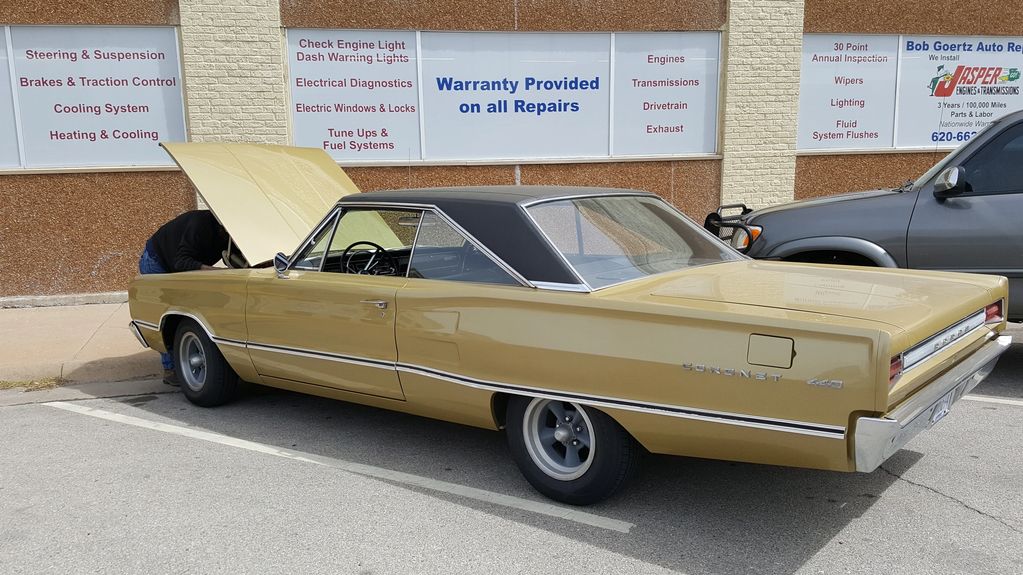 1967 Dodge Coronet
2 Door Hardtop
L6 225-lv (RG)
Built in St. Louis MO