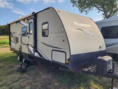 2014 Keystone Passport Grand Touring Ultra Lite 2250RB Travel Trailers For Sale