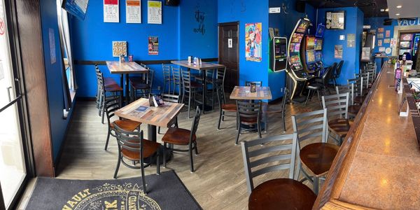 Dining Area with a bar top in Beecher Illinois