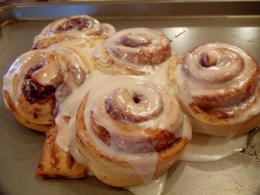 cinnamon rolls, breakfast, bed and breakfast, Pleasant View Farm Bed and Breakfast Inn