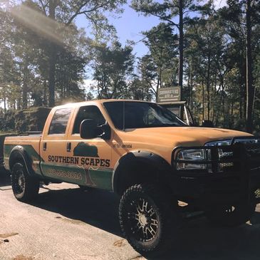 F350
4x4
Ugly Signs
Ranch Hand
Cooper SST
Sun Shield
