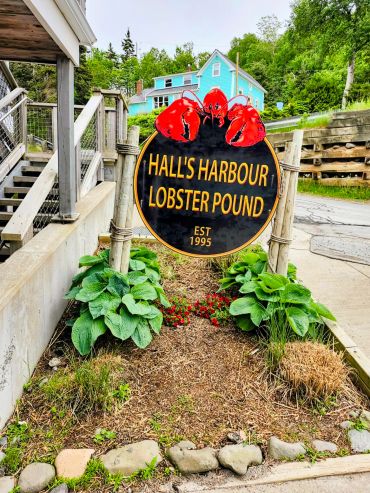 Halls Harbour on Annapolis Valley tour from Halifax with Supernova Tours