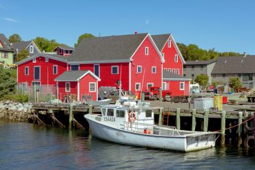 Peggy’s Cove and Lunenburg tour from Halifax with Supernova Tours