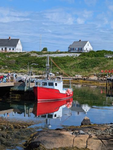 Peggy’s Cove and Lunenburg tour from Halifax with Supernova Tours