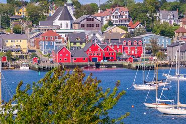 Peggy’s Cove and Lunenburg tour from Halifax with Supernova Tours