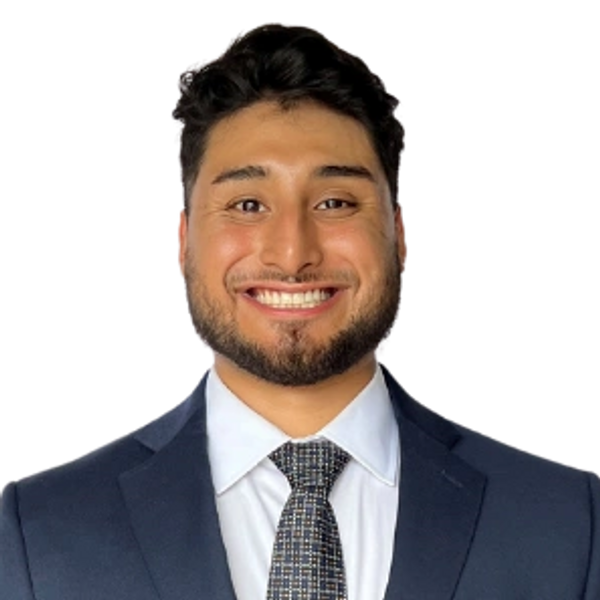Uriel Ruiz REALTOR, Real estate agent, broker, broker-owner, Se habla espanol
