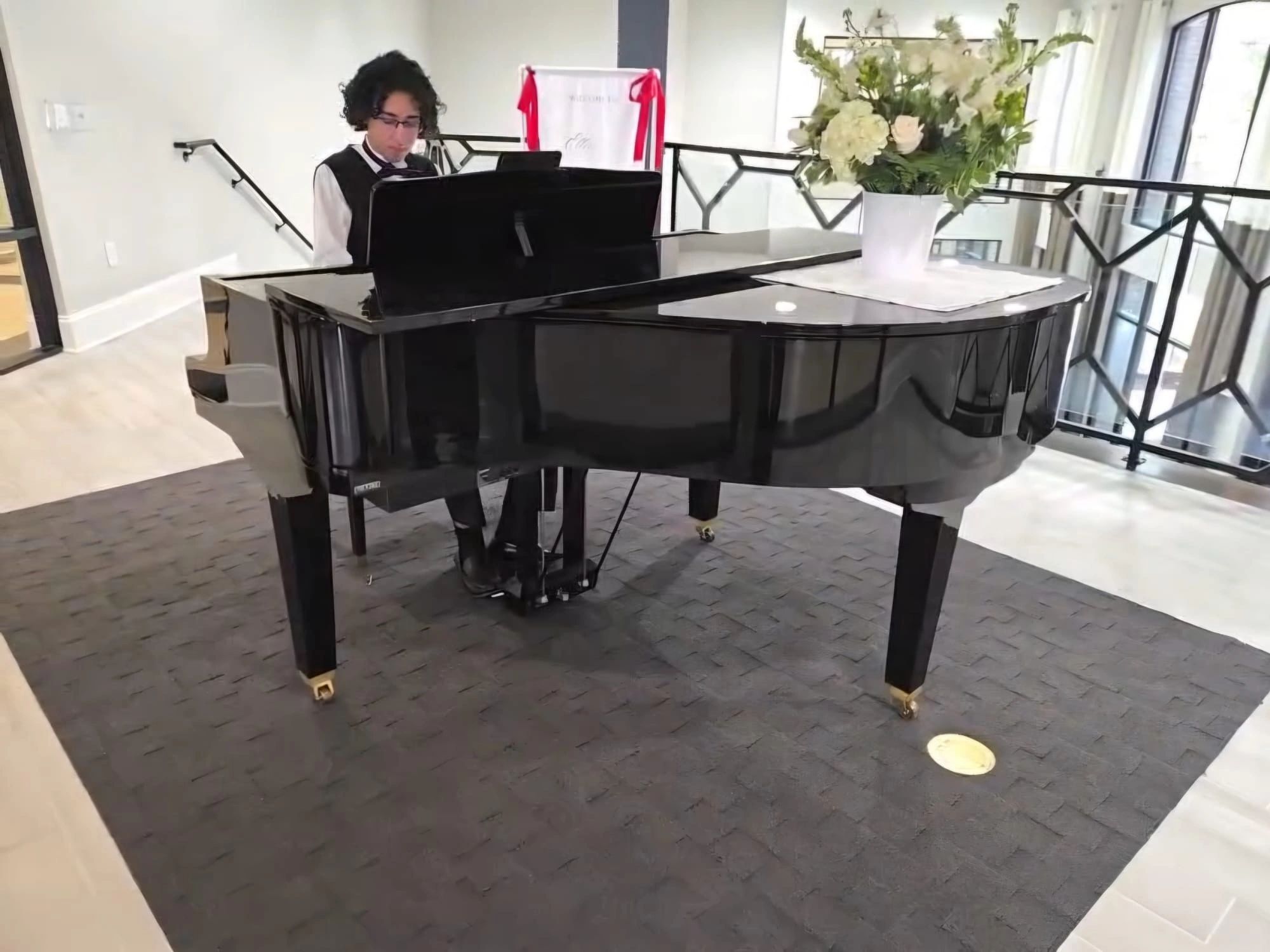 Professional Pianist for Weddings, Parties & Events