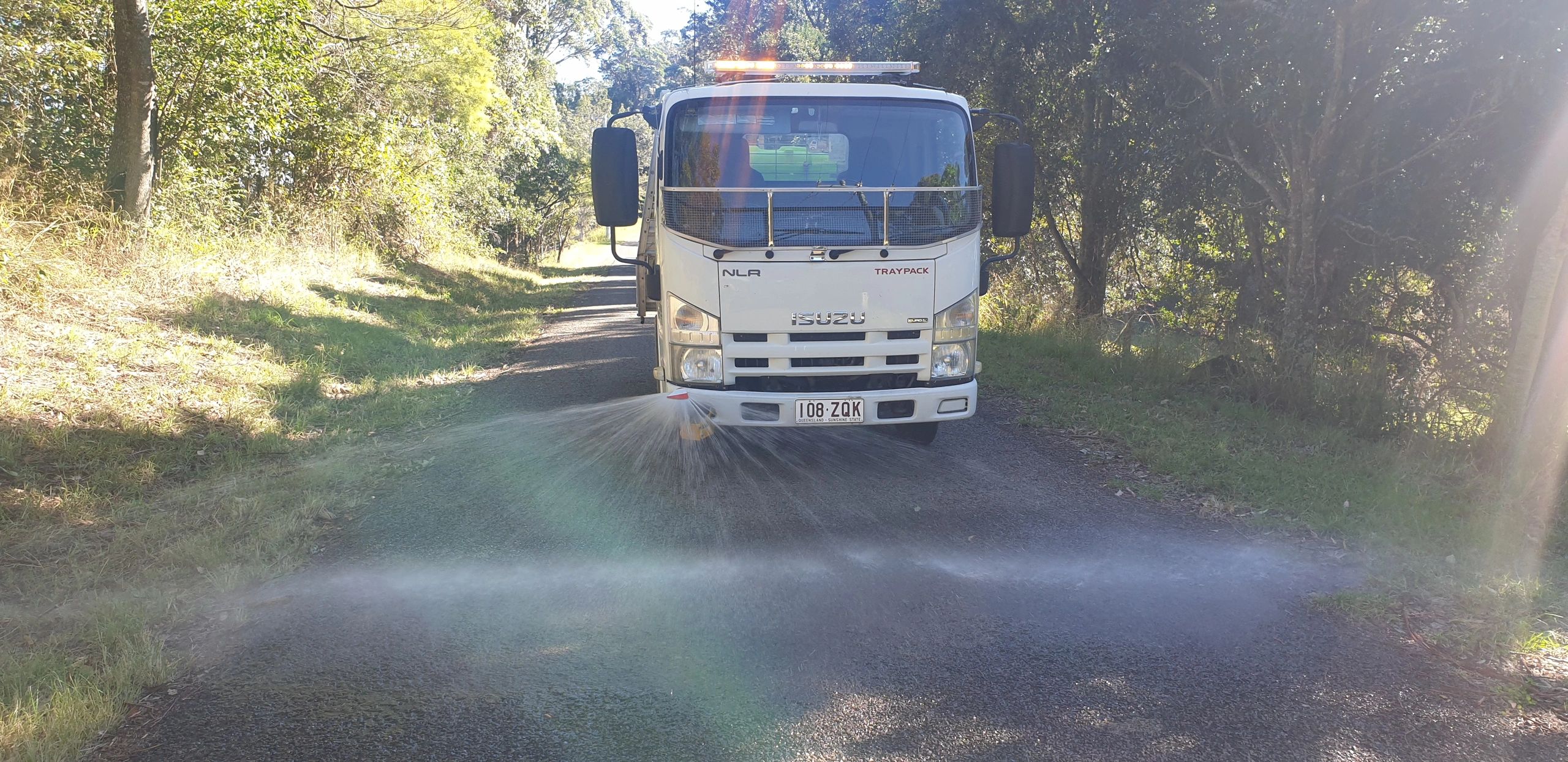 compact water truck road cleaning