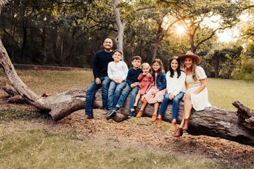 outdoor family session. Family of 7