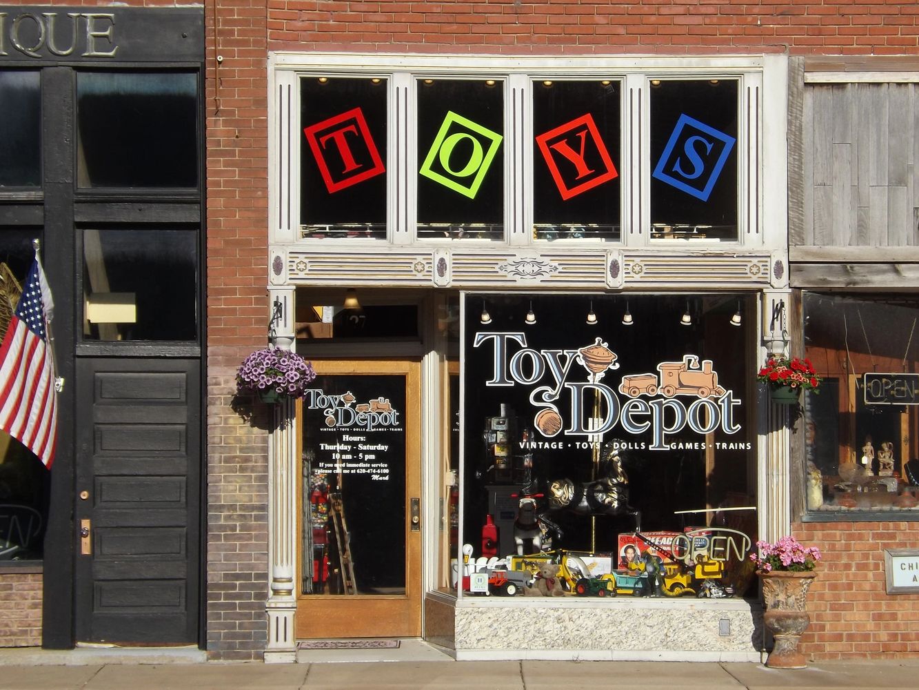 Toy Depot Vintage Toys, Model Trains