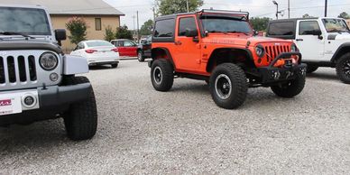 2U Tire & Wheel installs tires and custom rims on Jeeps.