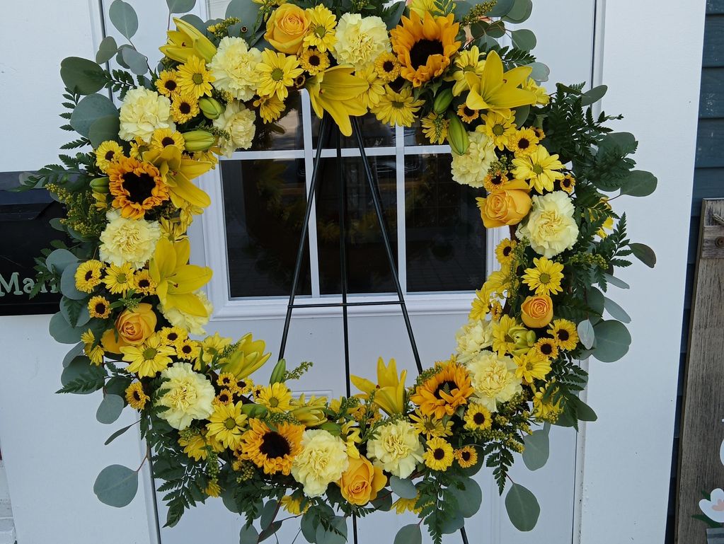 Large wreath with daisys and carnations
$ 249.99