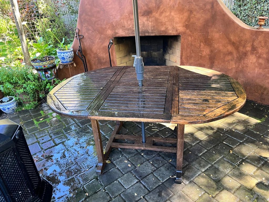 TEAK TABLE 