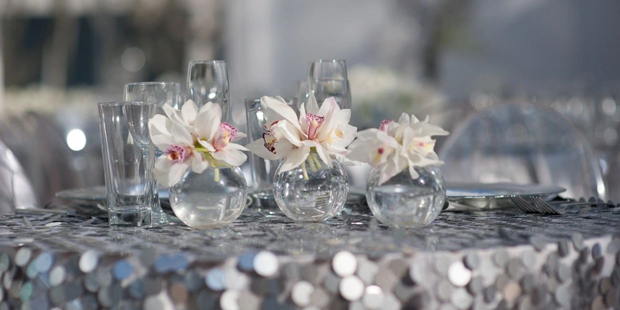 Simple elegant table set up