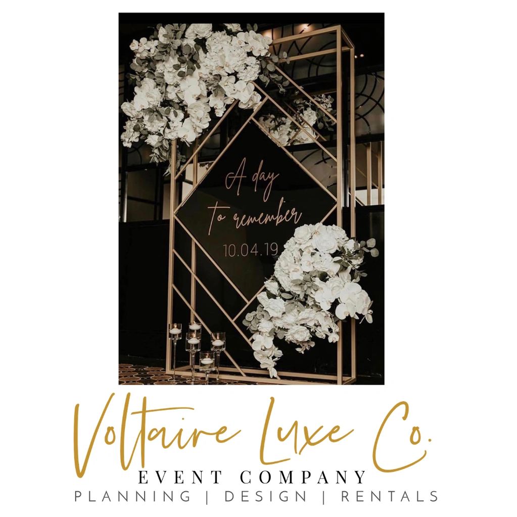 Tall Gold luxe box backdrop