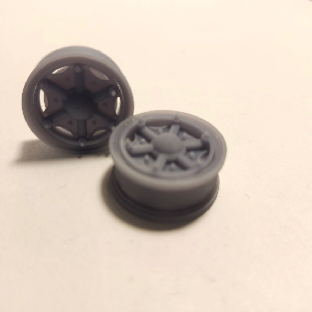 HO Scale 1:87 Silver Tractor Wheel Sets By Truck Stop Hobbies (TSH #9460) - 2 Narrow Fronts, 4 Rear Duals