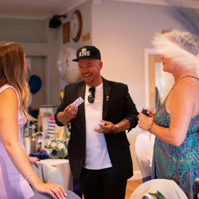 Phil Pearson – professional magician for weddings in Sussex and London wedding Brighton entertainment
