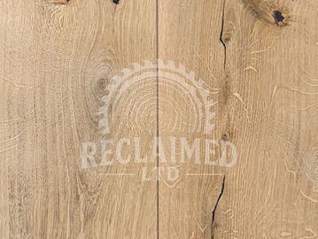 Sanded tongue & groove oak floorboard