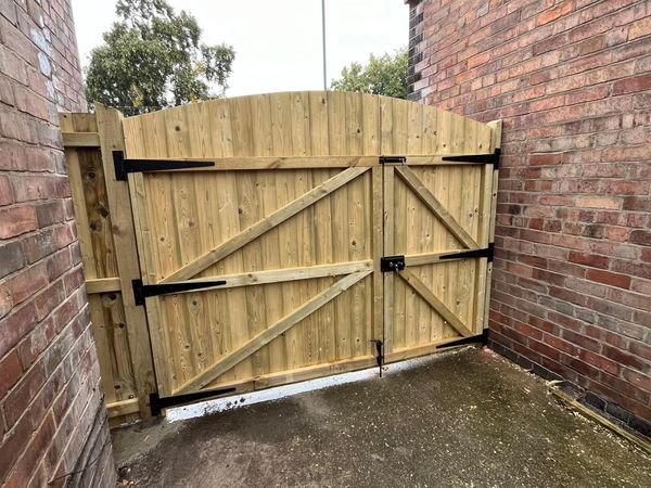 New gate Mansfield