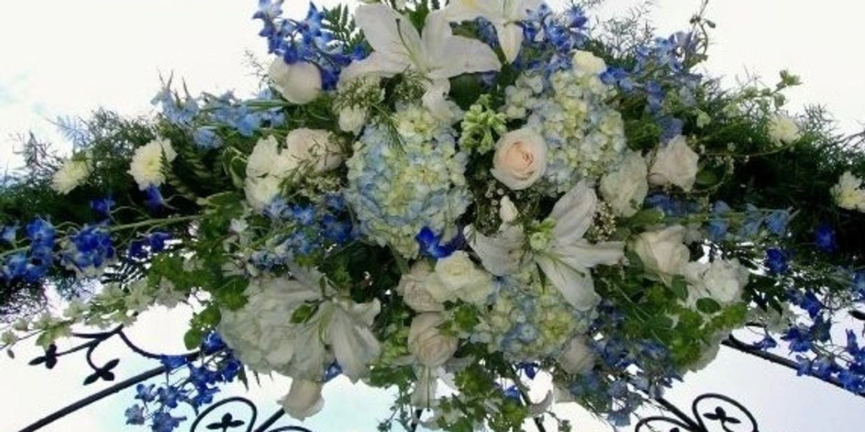 At Holidaisey’s Flower Shoppe we bring over 15 years of floral expertise to design and deliver unfor