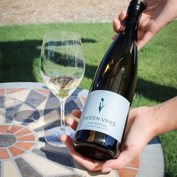 Hidden Vines Family Estate Winery Sip South East Kelowna