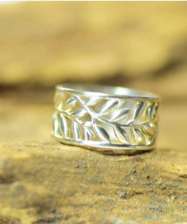 Sterling silver vine effect ring