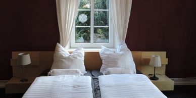 einfach gut schlafen im Alten Pastorat Bed and Breakfast Hotel Elmshorn / Barmstedt
