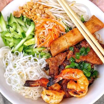 Grilled shrimps and pork, eggroll