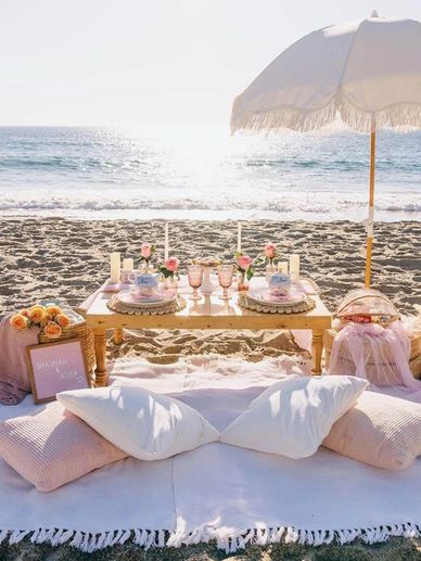 Romantic Beach Picnics