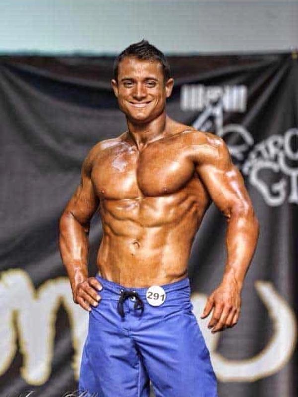 Men's Physique Bodybuilder