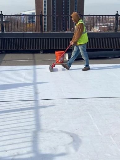 “Chicago Commercial Roofing Experts – Reliable Roof Replacement, Repair & Maintenance Services”