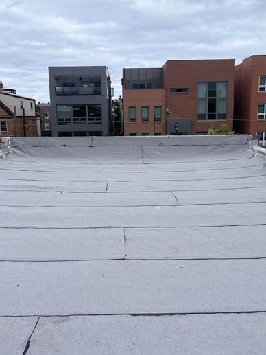 Flat roofing in Chicago, wicker park, Lincoln park, Bucktown, uptown, lake view, Gold Coast. 