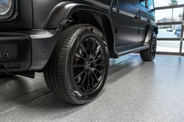 Luxury Flake Garage Floor