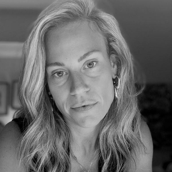 Headshot of Amanda Lee Kilby, KilbyOG Canadian grief writer, speaker and podcaster